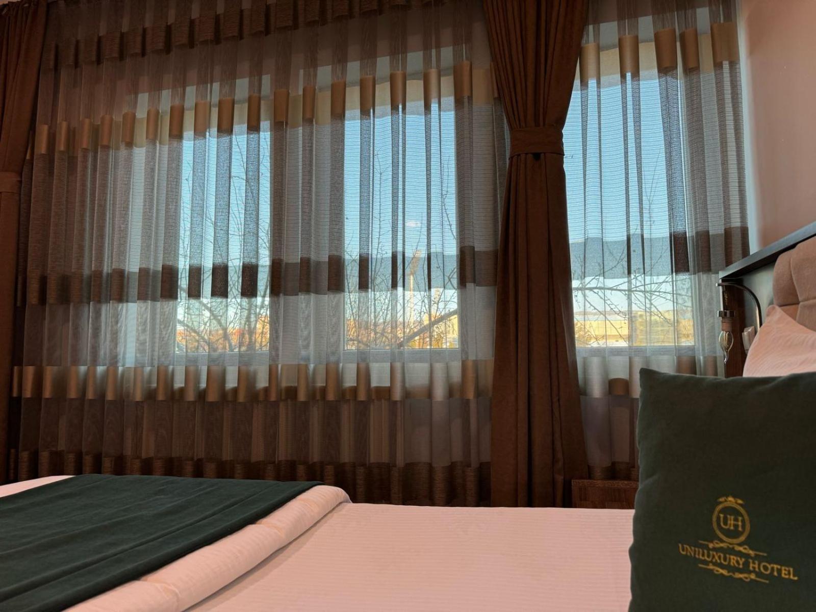 Uniluxury Hotel Prishtina Пристина Екстериор снимка