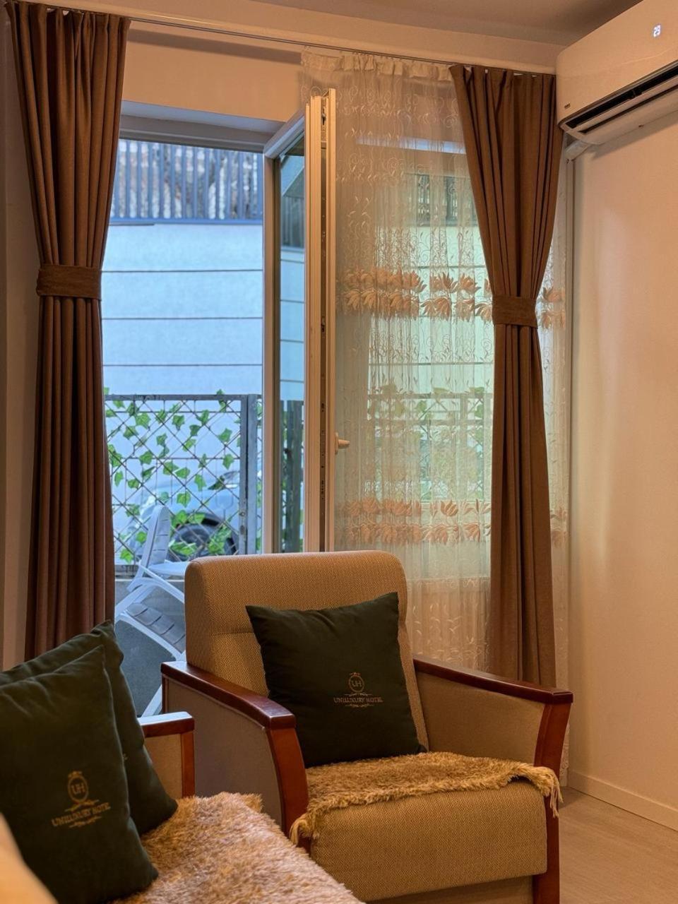 Uniluxury Hotel Prishtina Пристина Екстериор снимка