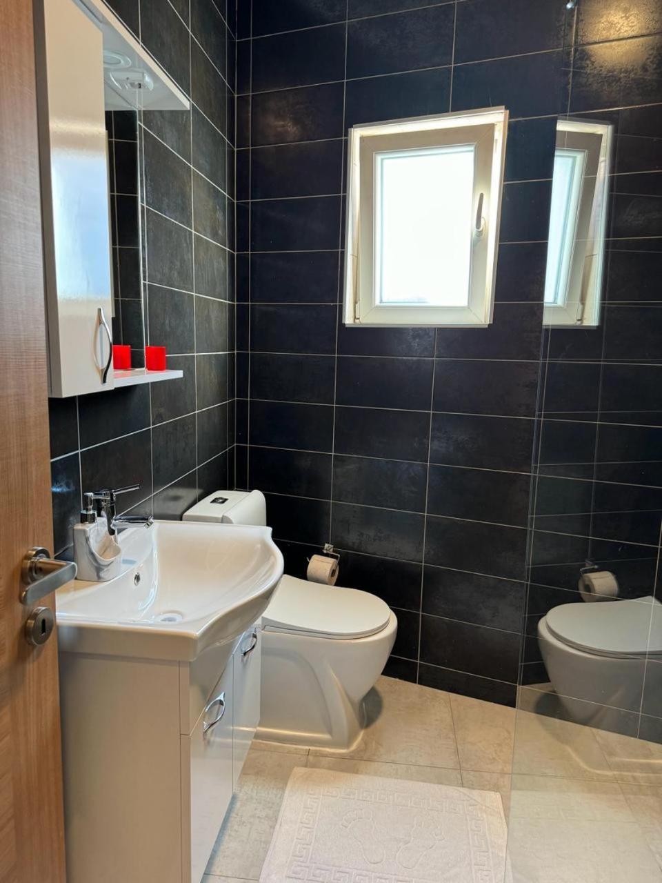 Uniluxury Hotel Prishtina Пристина Екстериор снимка