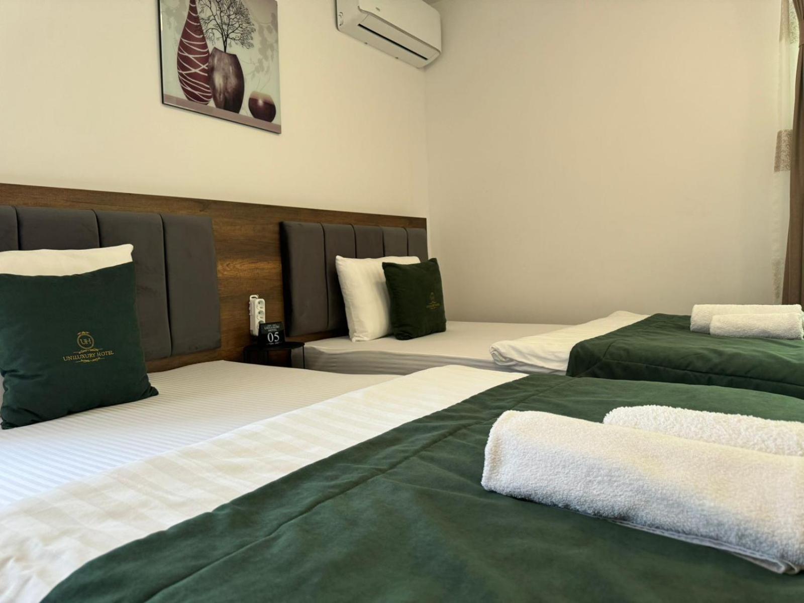 Uniluxury Hotel Prishtina Пристина Екстериор снимка