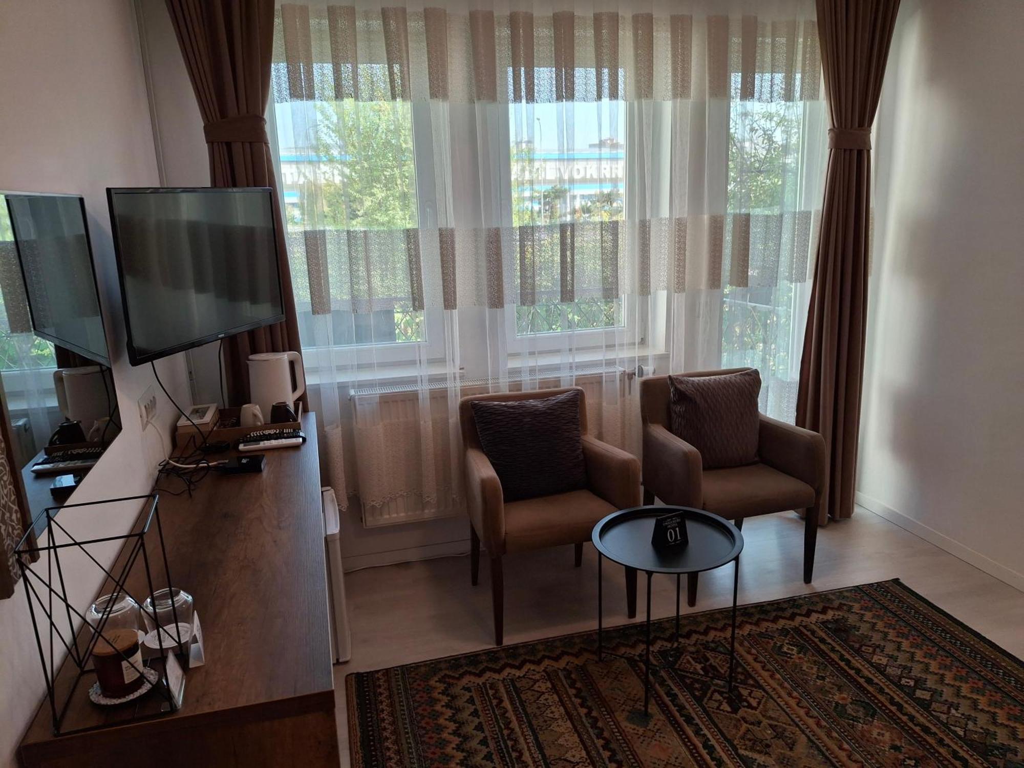 Uniluxury Hotel Prishtina Пристина Екстериор снимка