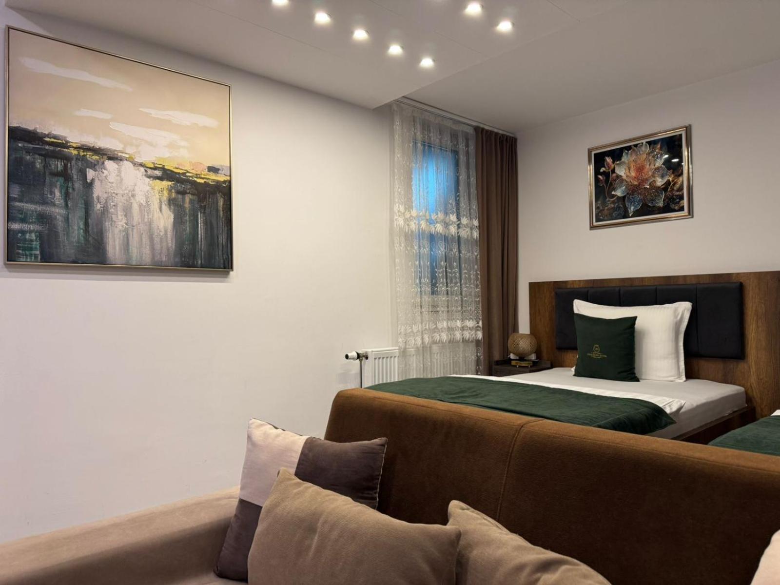 Uniluxury Hotel Prishtina Пристина Екстериор снимка