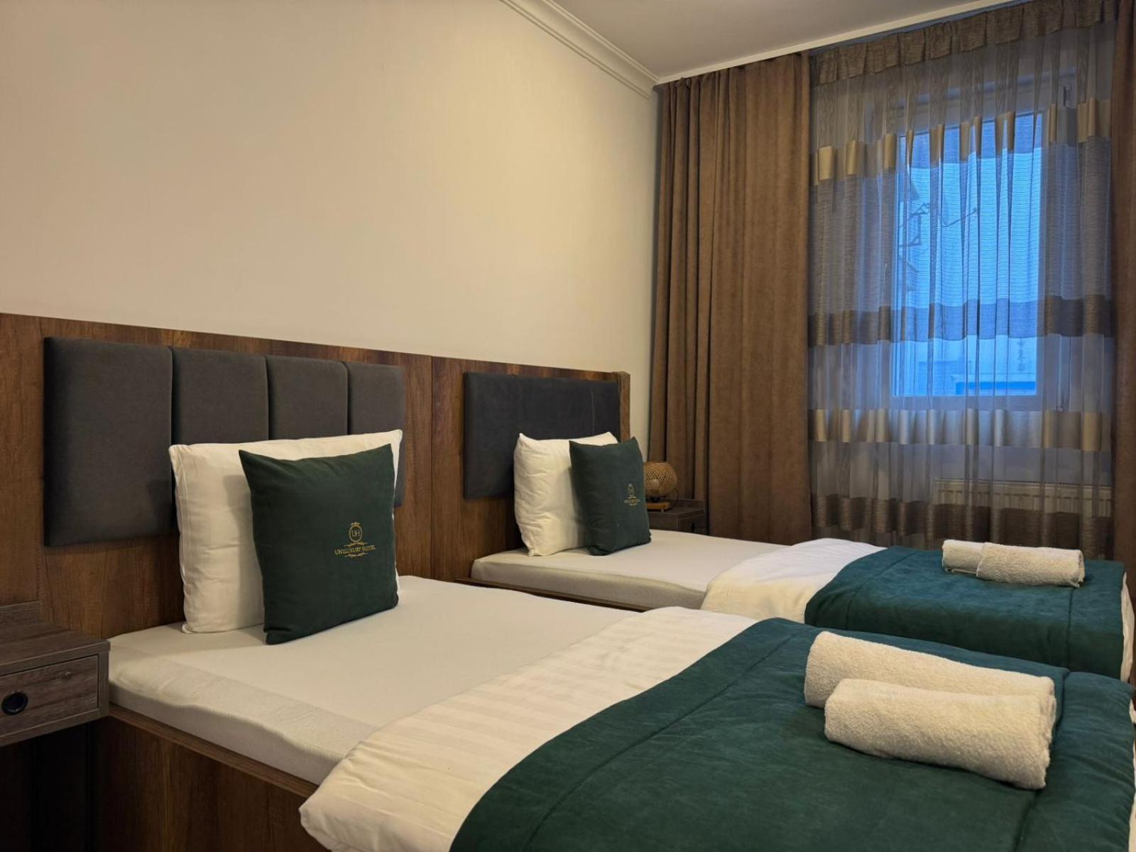 Uniluxury Hotel Prishtina Пристина Екстериор снимка